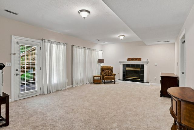 4309 CHAMPLAIN CT, Columbia, MO 65203