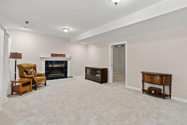 4309 CHAMPLAIN CT, Columbia, MO 65203