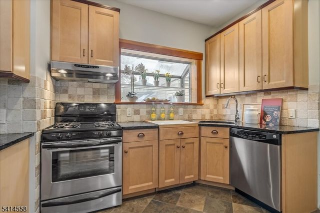 15 Garfield Pl, Montclair Twp., NJ 07043