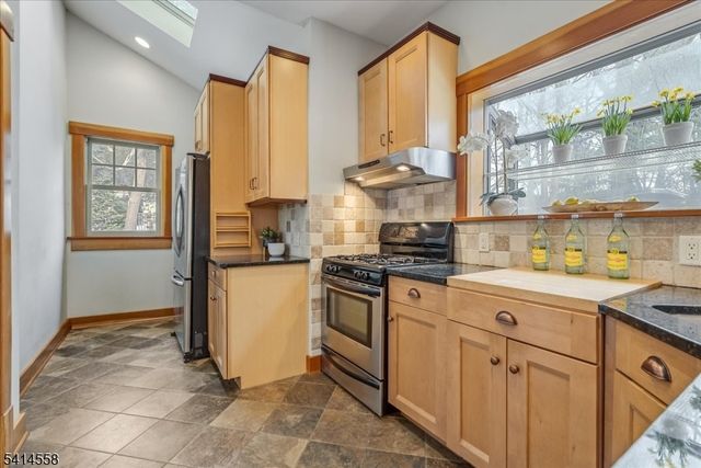 15 Garfield Pl, Montclair Twp., NJ 07043