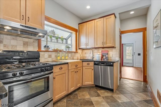 15 Garfield Pl, Montclair Twp., NJ 07043