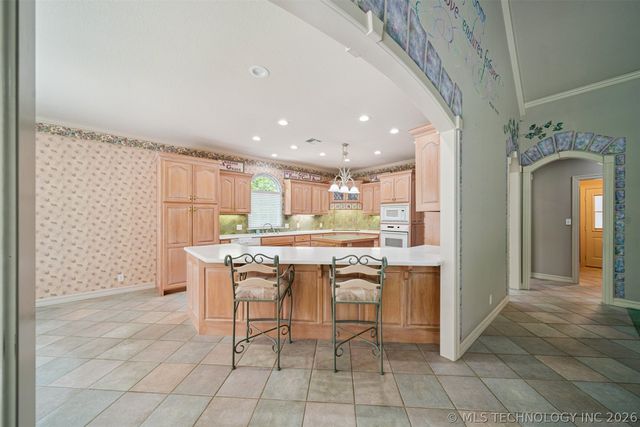 201 W Deer Valley Drive, Catoosa, OK 74015