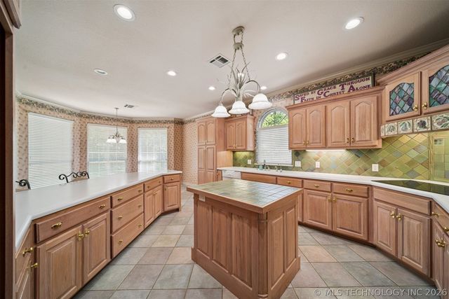 201 W Deer Valley Drive, Catoosa, OK 74015
