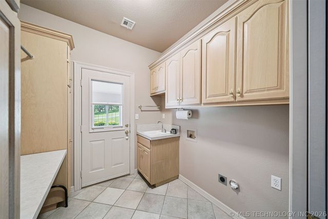 201 W Deer Valley Drive, Catoosa, OK 74015