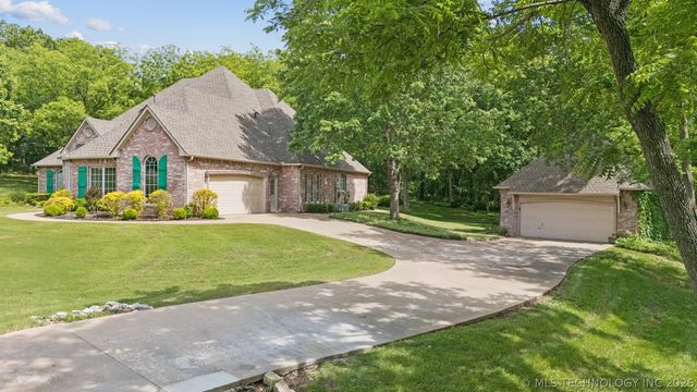 201 W Deer Valley Drive, Catoosa, OK 74015