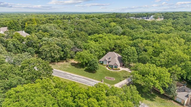 201 W Deer Valley Drive, Catoosa, OK 74015