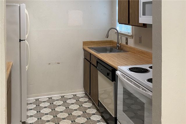 1306 Holik Drive, College Station, TX 77840