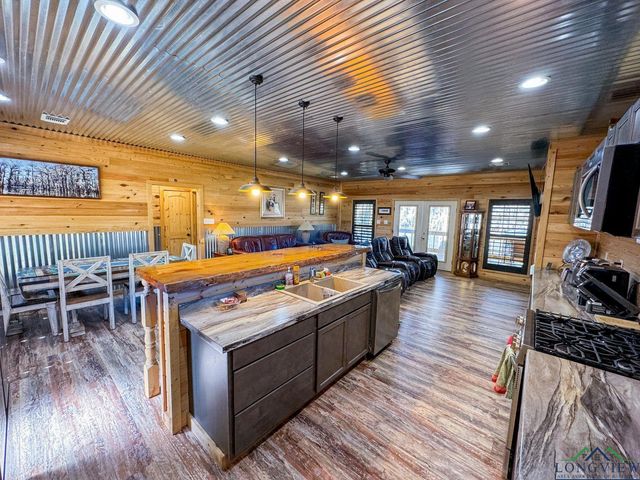 1960 Marion County Road 3636, Jefferson, TX 75657