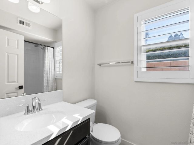 707 Magnolia Ave, Carlsbad, CA 92008