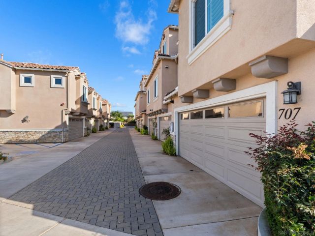 707 Magnolia Ave, Carlsbad, CA 92008