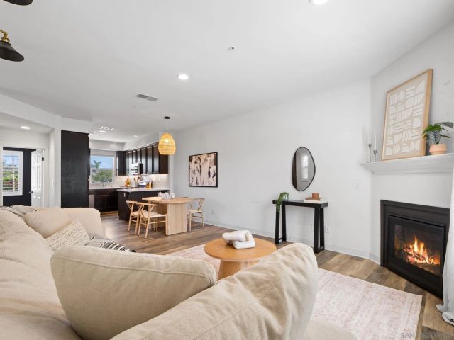 707 Magnolia Ave, Carlsbad, CA 92008