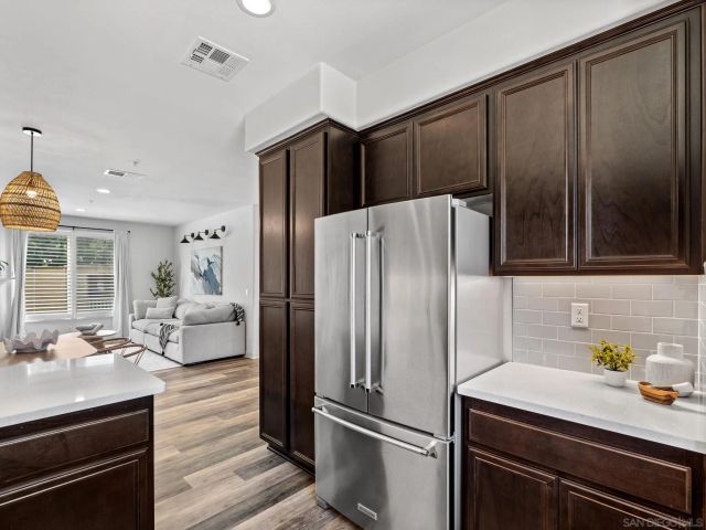 707 Magnolia Ave, Carlsbad, CA 92008