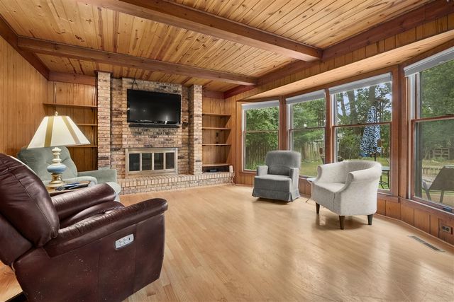 7534 Farmington Avenue, Kalamazoo, MI 49009