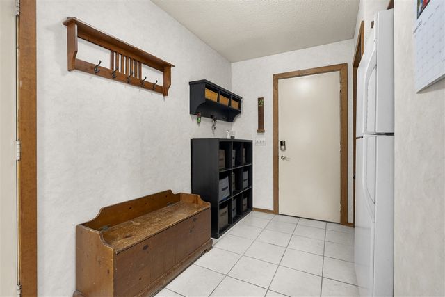 7534 Farmington Avenue, Kalamazoo, MI 49009