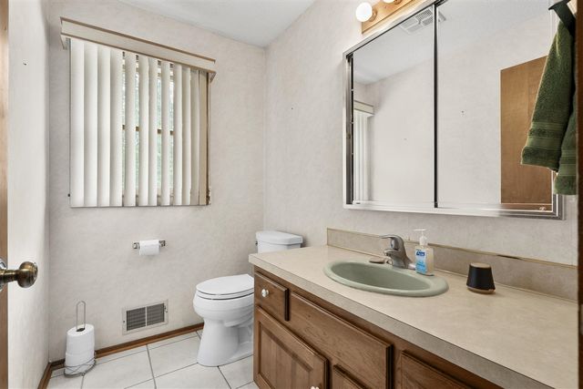 7534 Farmington Avenue, Kalamazoo, MI 49009