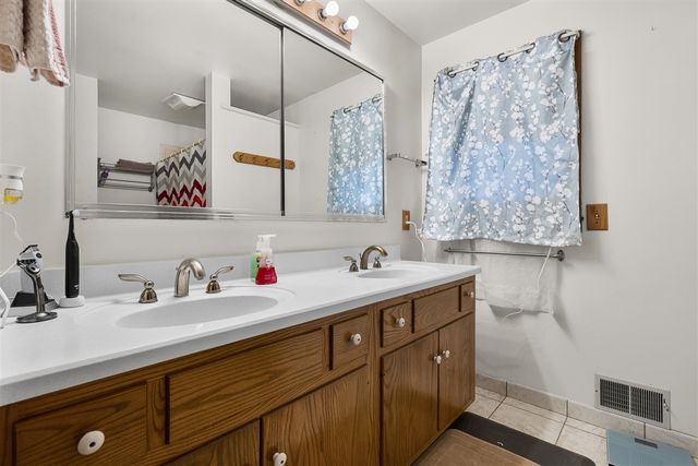 7534 Farmington Avenue, Kalamazoo, MI 49009