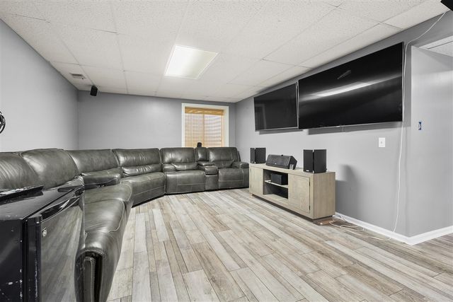 7534 Farmington Avenue, Kalamazoo, MI 49009