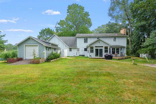 7534 Farmington Avenue, Kalamazoo, MI 49009