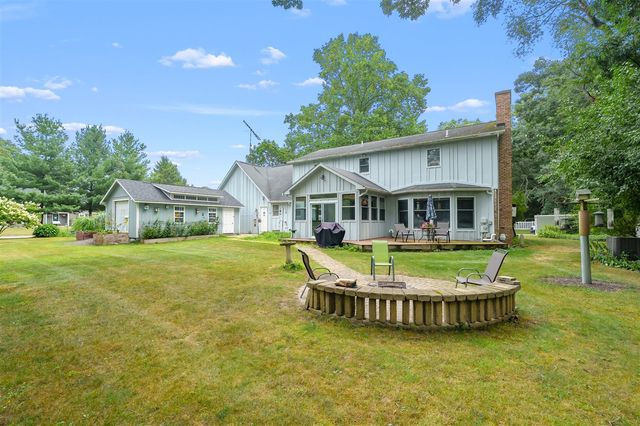 7534 Farmington Avenue, Kalamazoo, MI 49009