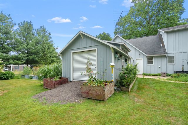7534 Farmington Avenue, Kalamazoo, MI 49009