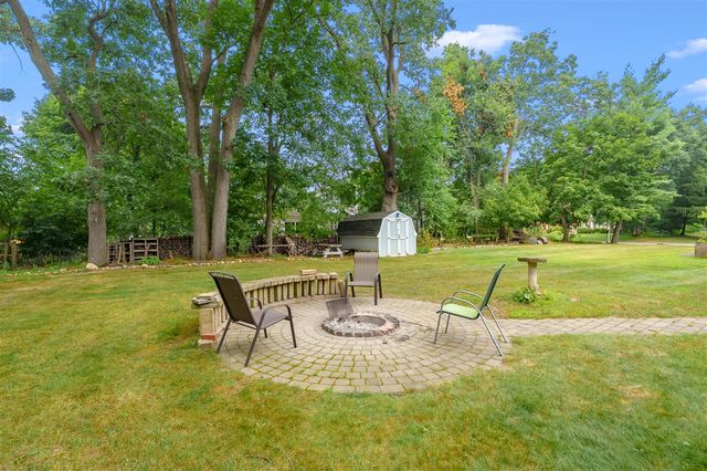 7534 Farmington Avenue, Kalamazoo, MI 49009