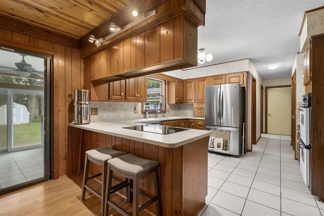 7534 Farmington Avenue, Kalamazoo, MI 49009