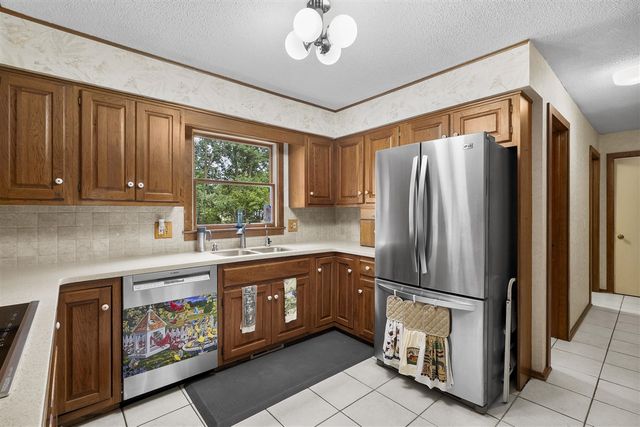 7534 Farmington Avenue, Kalamazoo, MI 49009