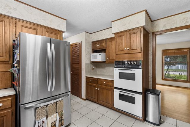 7534 Farmington Avenue, Kalamazoo, MI 49009