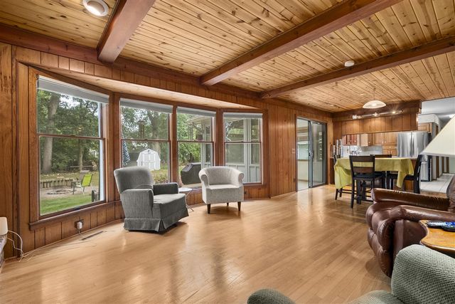 7534 Farmington Avenue, Kalamazoo, MI 49009
