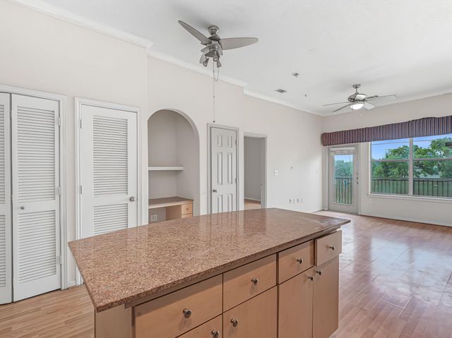 1441 East Street 315, Houston, TX 77007