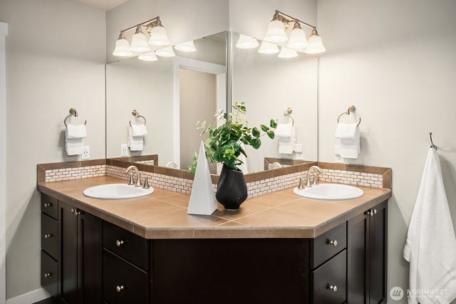 9414 Elm Avenue SE, Snoqualmie, WA 98065