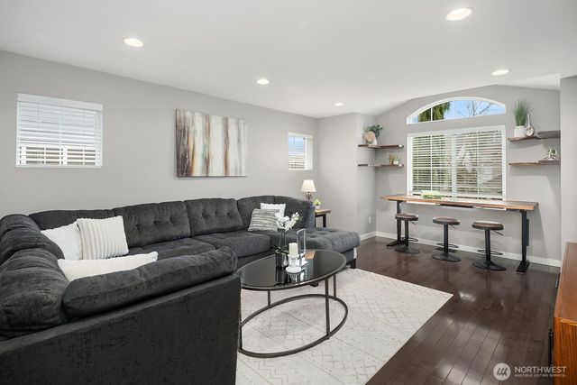 9414 Elm Avenue SE, Snoqualmie, WA 98065