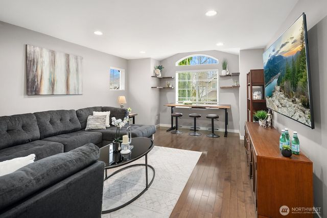 9414 Elm Avenue SE, Snoqualmie, WA 98065