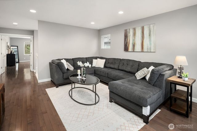 9414 Elm Avenue SE, Snoqualmie, WA 98065