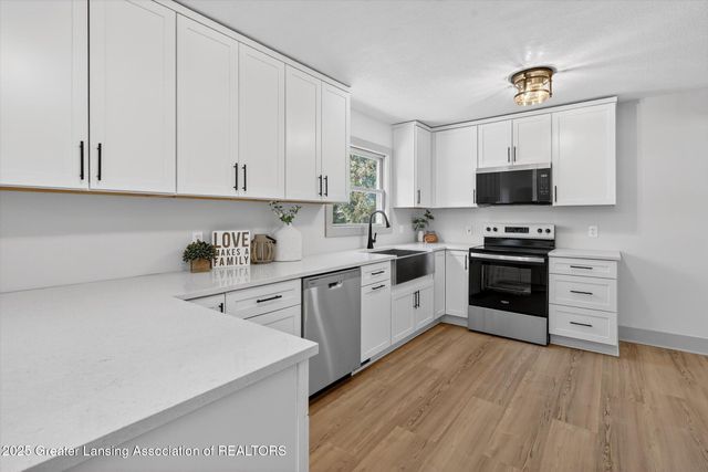 5581 Woodville Road, Haslett, MI 48840