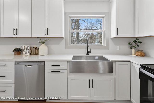 5581 Woodville Road, Haslett, MI 48840