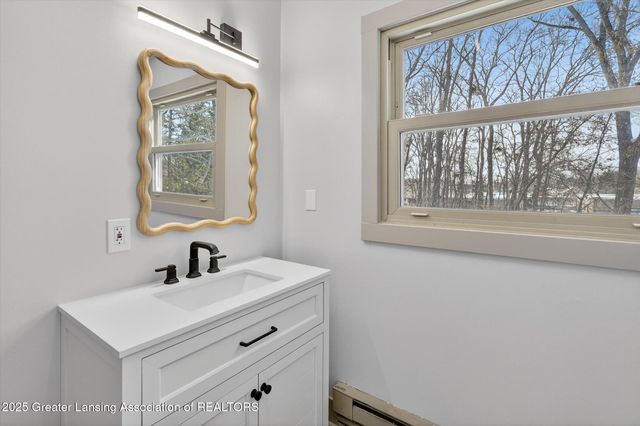 5581 Woodville Road, Haslett, MI 48840