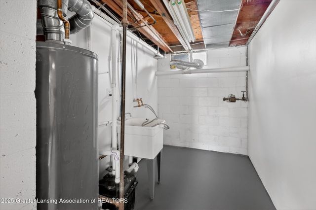 5581 Woodville Road, Haslett, MI 48840