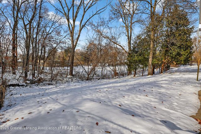 5581 Woodville Road, Haslett, MI 48840