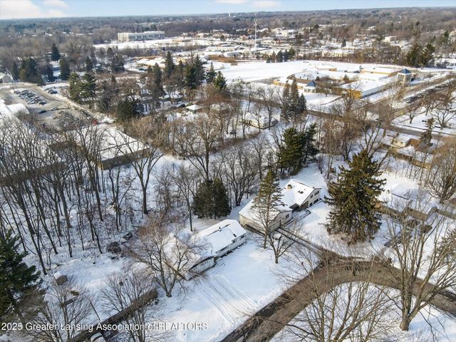 5581 Woodville Road, Haslett, MI 48840