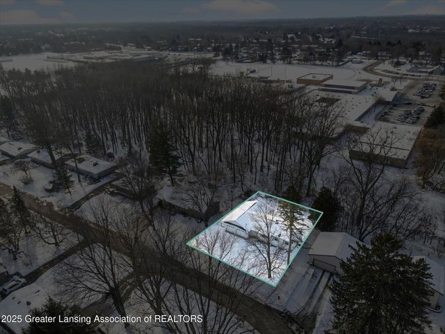 5581 Woodville Road, Haslett, MI 48840