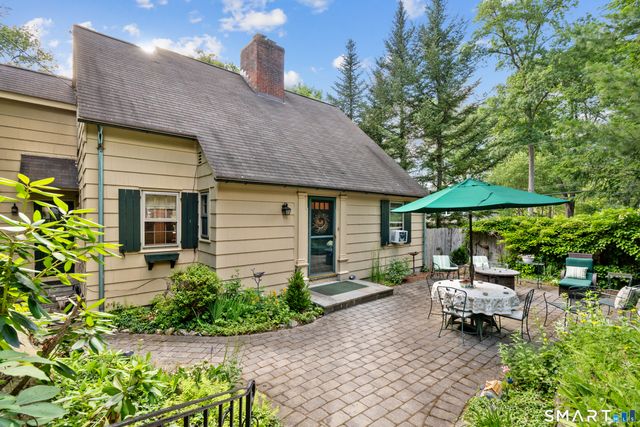 345 Ridgewood Road, West Hartford, CT 06107