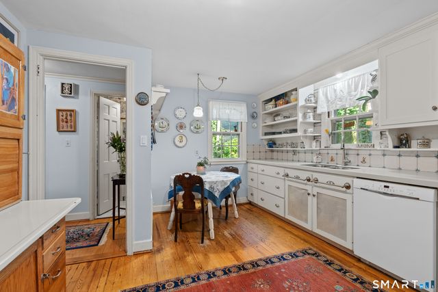 345 Ridgewood Road, West Hartford, CT 06107