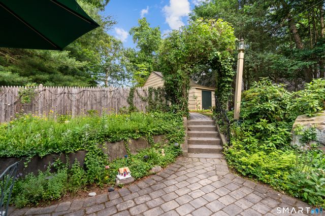 345 Ridgewood Road, West Hartford, CT 06107