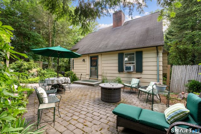 345 Ridgewood Road, West Hartford, CT 06107