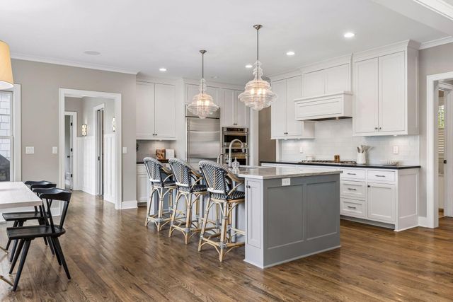 5116 Skyline Drive, Edina, MN 55436