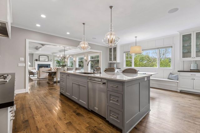 5116 Skyline Drive, Edina, MN 55436