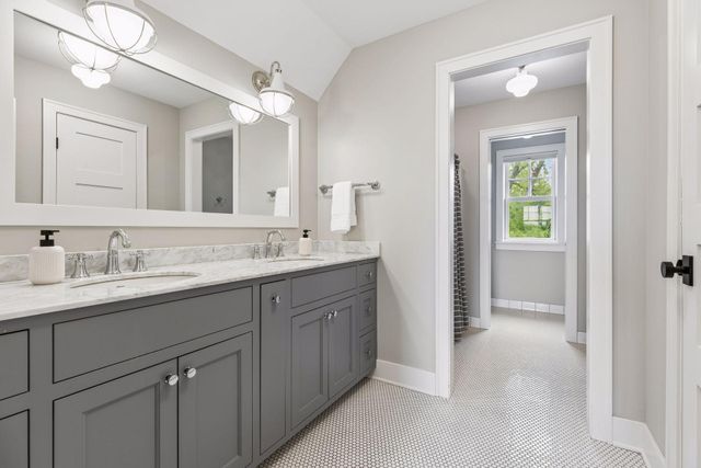 5116 Skyline Drive, Edina, MN 55436