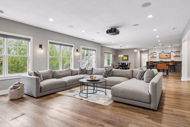 5116 Skyline Drive, Edina, MN 55436