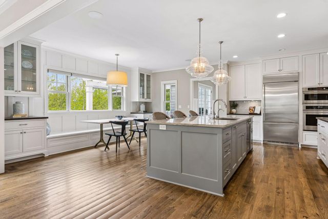 5116 Skyline Drive, Edina, MN 55436